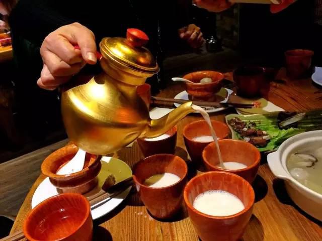 西藏人民的茶俗（西藏人民喝什么茶）